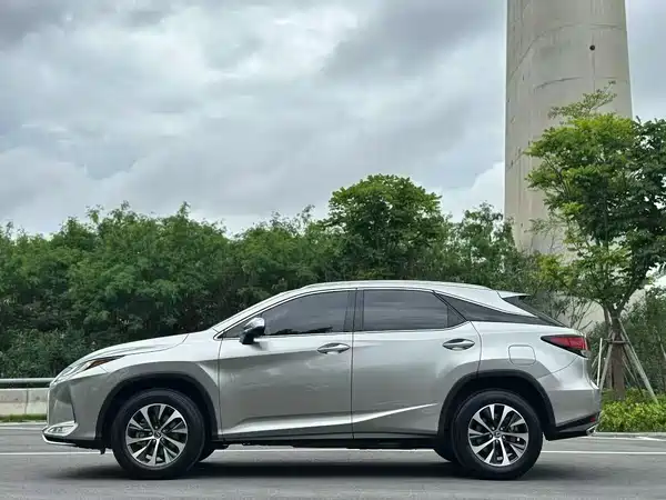 Lexus RX 2022