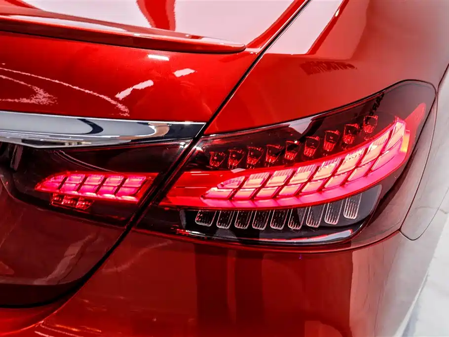 Mercedes-Benz E-Class 2021 — фото 22