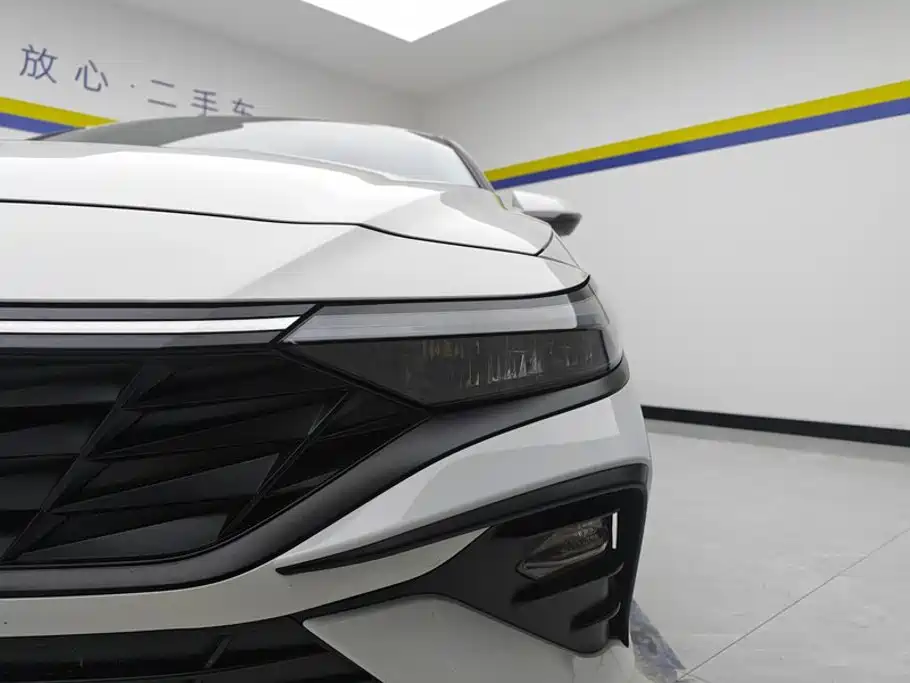 Hyundai Elantra 2024