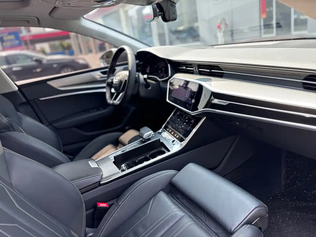 Audi A7 2024 — фото 10