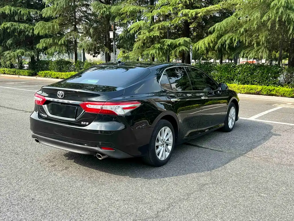 Toyota Camry 2022 — фото 3