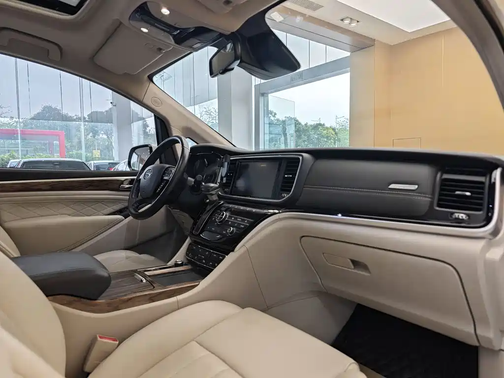GAC Motor Trumpchi M8 2018 — фото 35