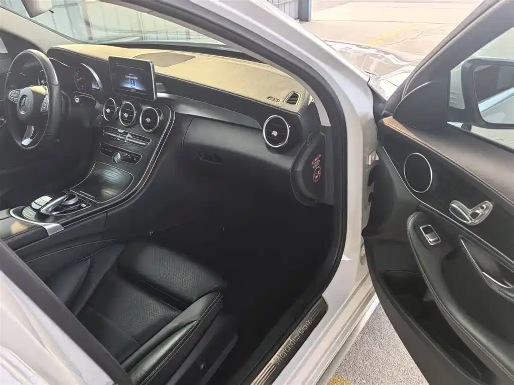 Mercedes-Benz C-Class 2018 — фото 4