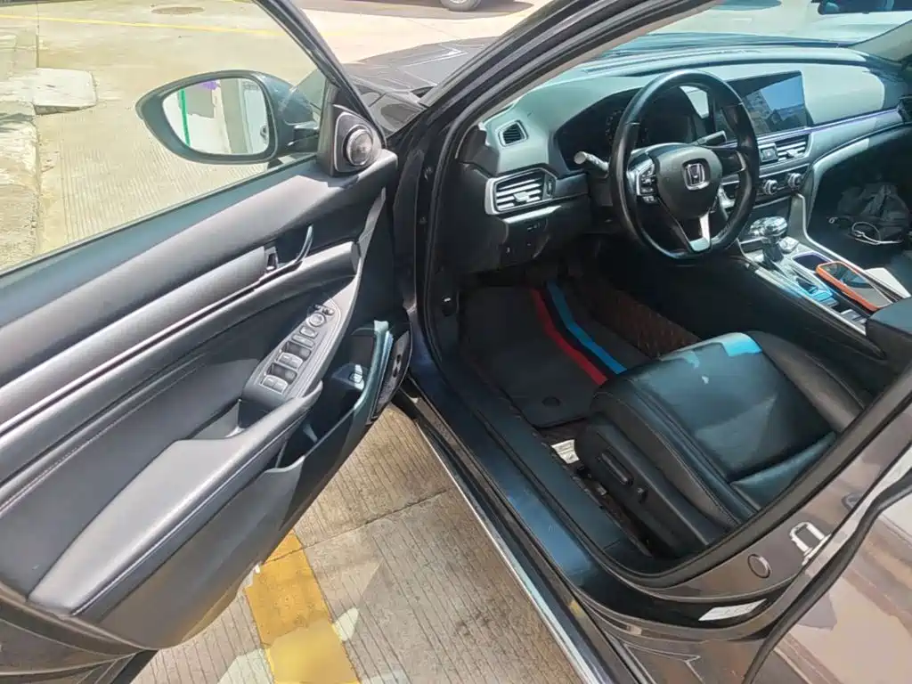 Honda Accord 2022 — фото 16