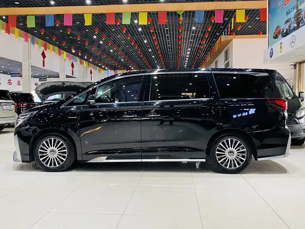 GAC Motor Trumpchi M8 2022 — фото 3