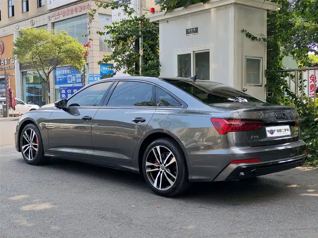 Audi A6L 2022