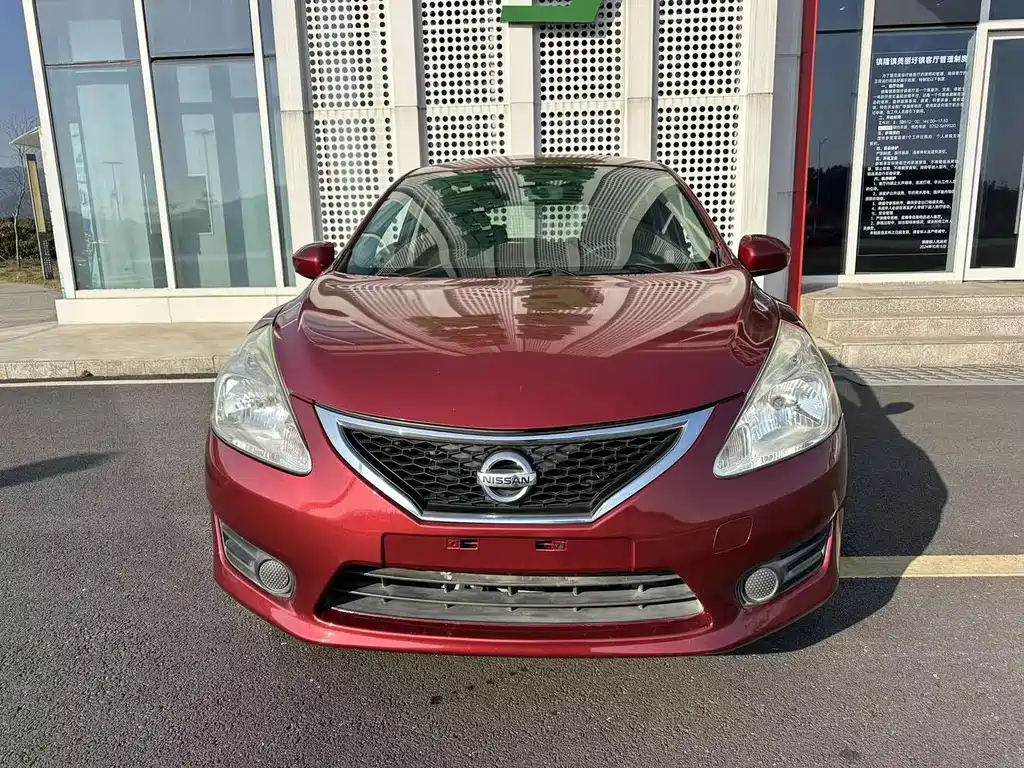 Nissan Tiida 2015 — фото 22