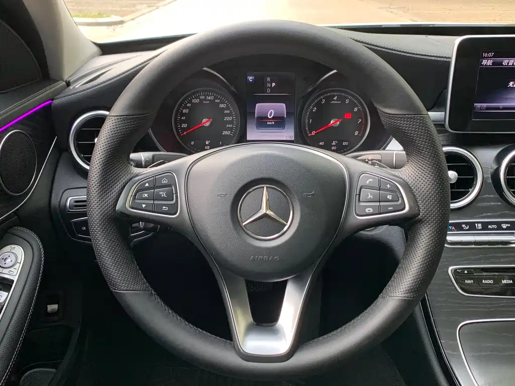 Mercedes-Benz C-Class 2018 — фото 7