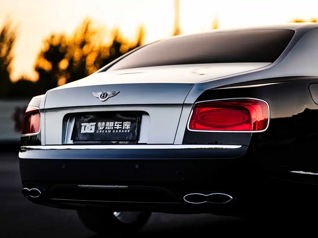 Bentley Flying Spur 2014 — фото 12