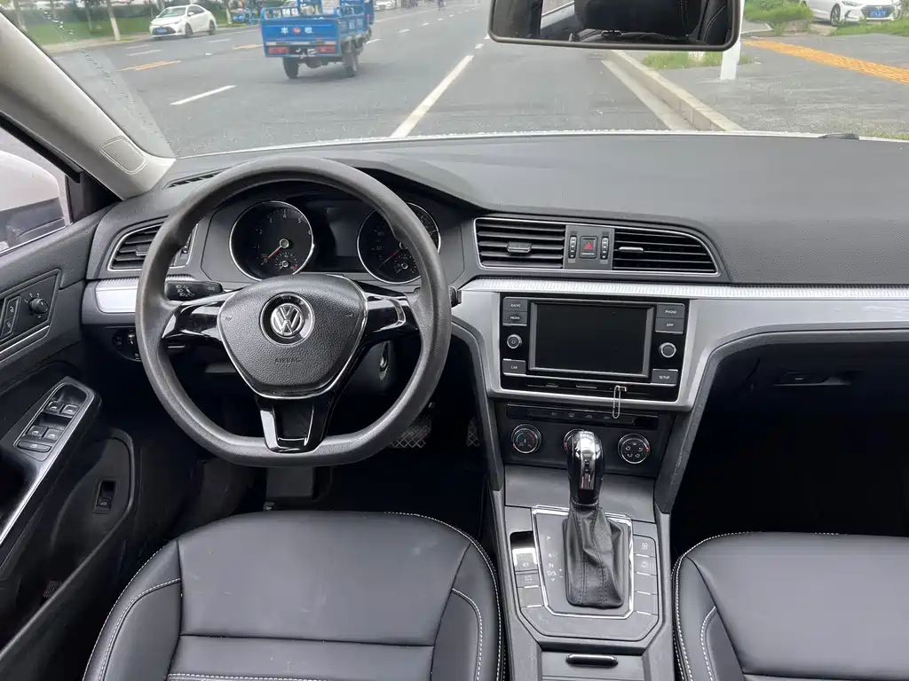 Volkswagen Lamando 2018 — фото 11