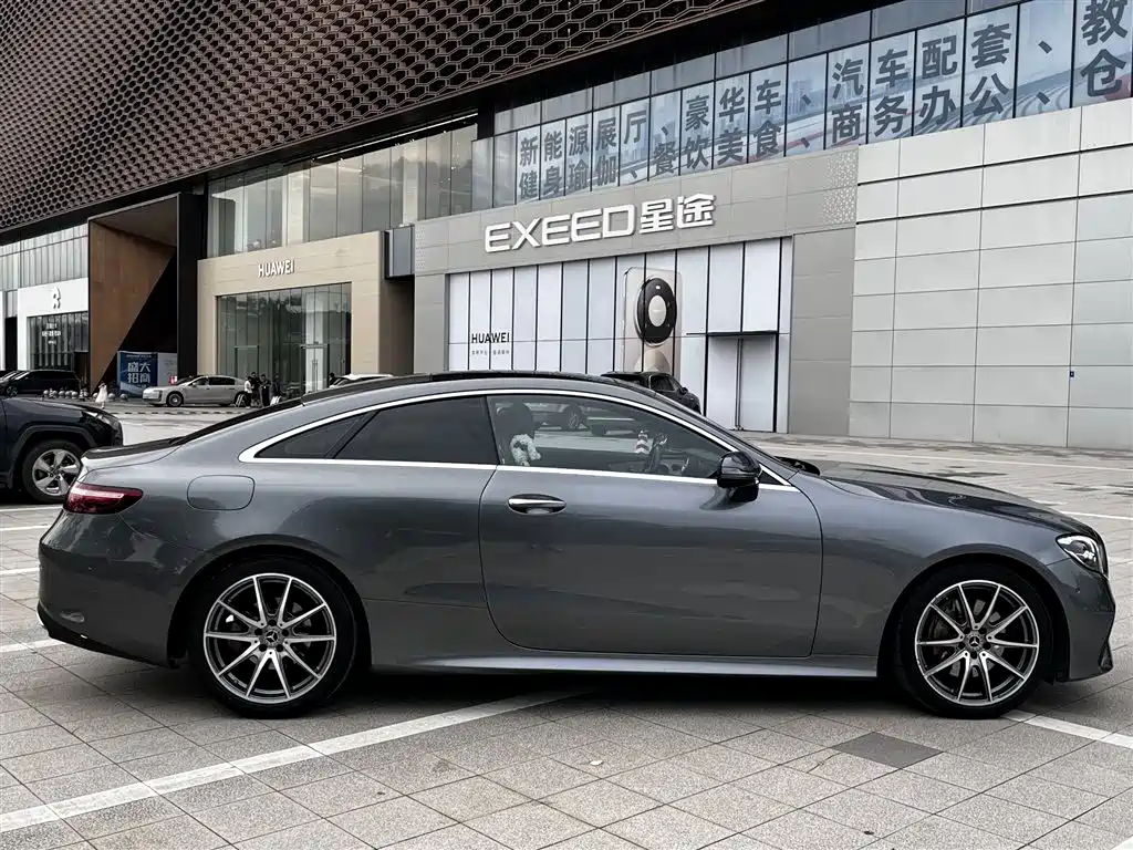 Mercedes-Benz E-Class 2023 — фото 10
