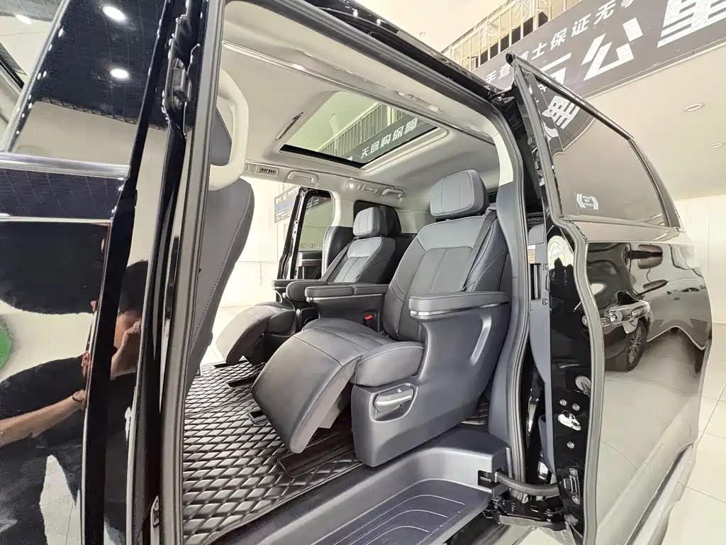 GAC Motor Trumpchi M8 2022 — фото 14