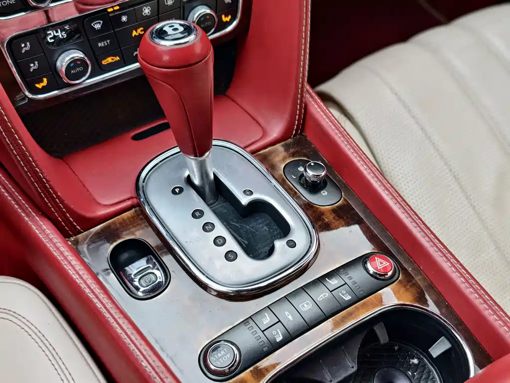 Bentley Flying Spur 2016 — фото 28