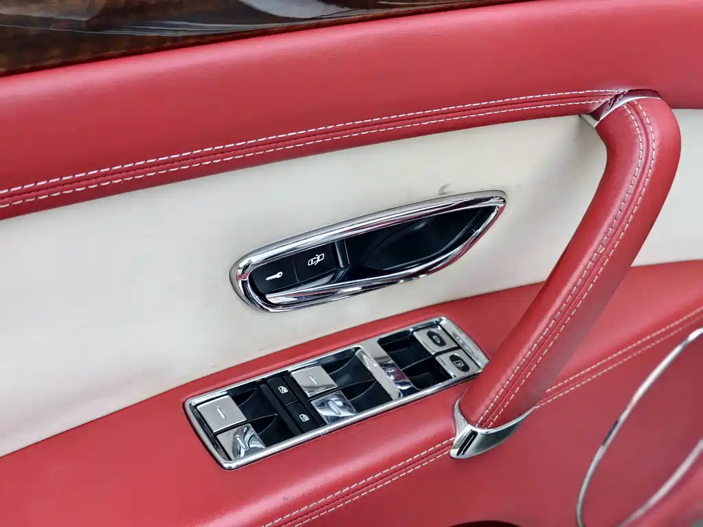 Bentley Flying Spur 2016 — фото 27