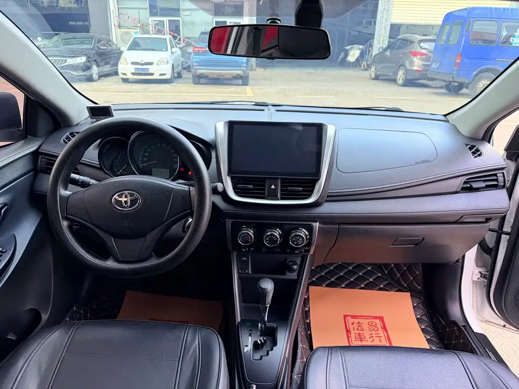 Toyota Yaris L 2019 — фото 11