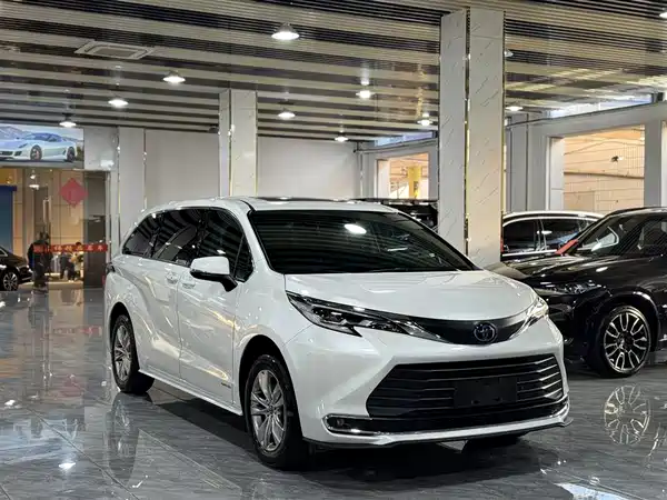 Toyota Sienna 2023