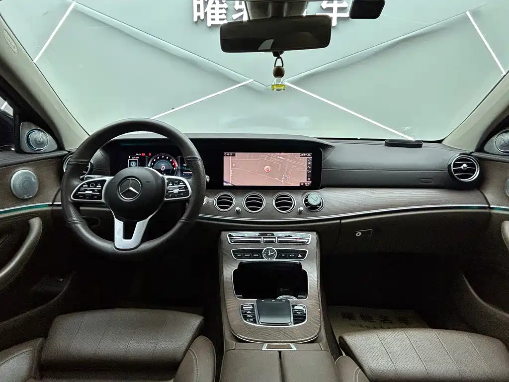Mercedes-Benz E-Class 2019 — фото 10
