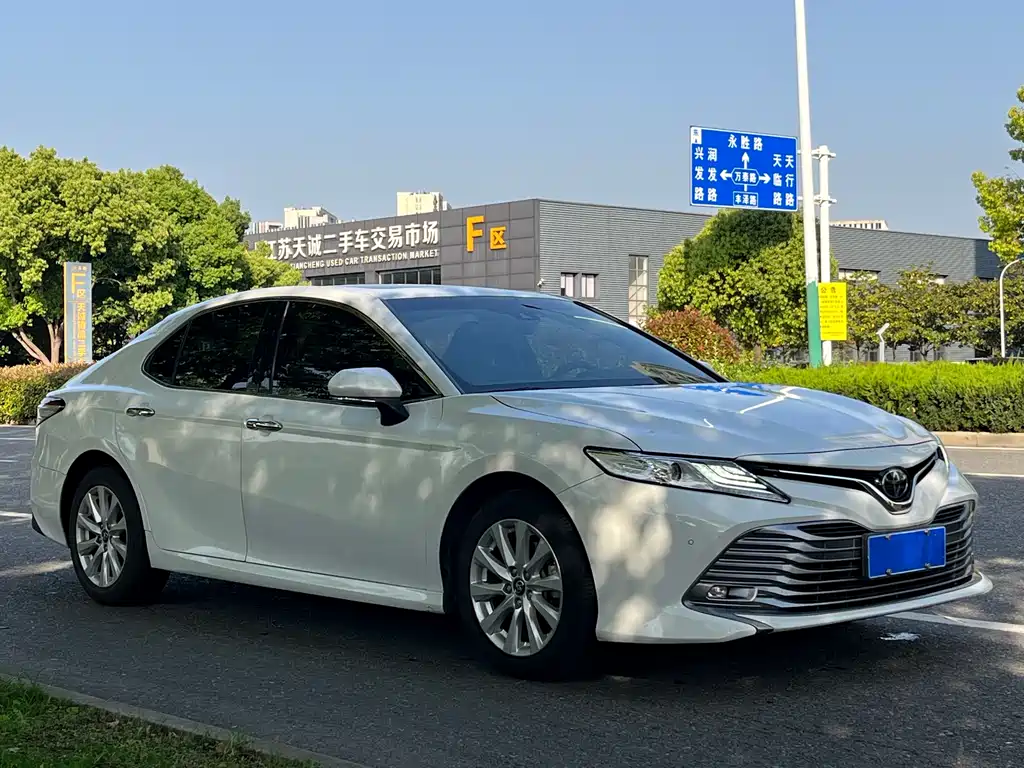 Toyota Camry 2020 — фото 5