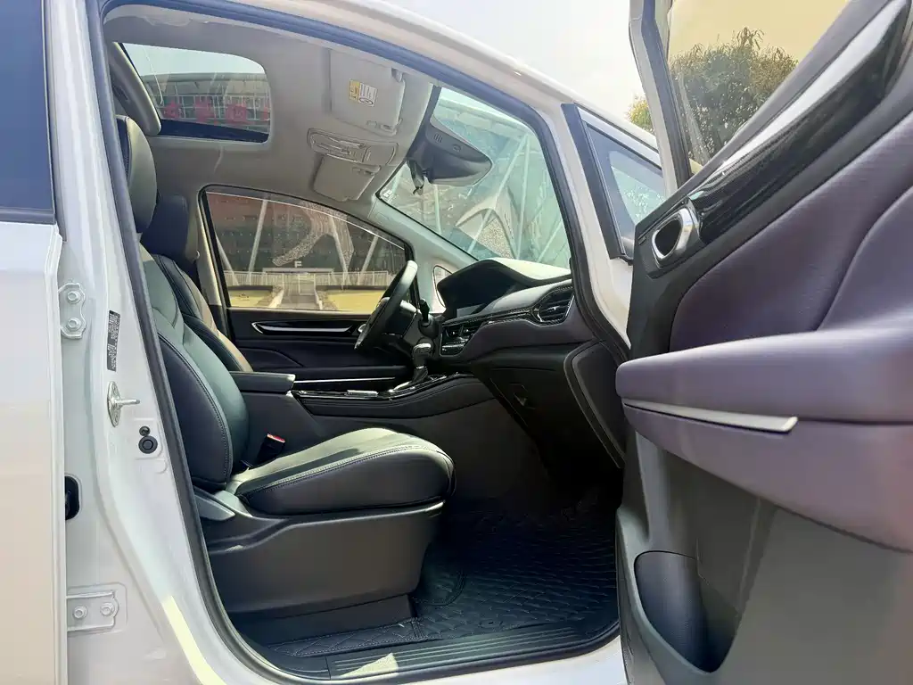 GAC Motor Trumpchi M6 2025 — фото 10