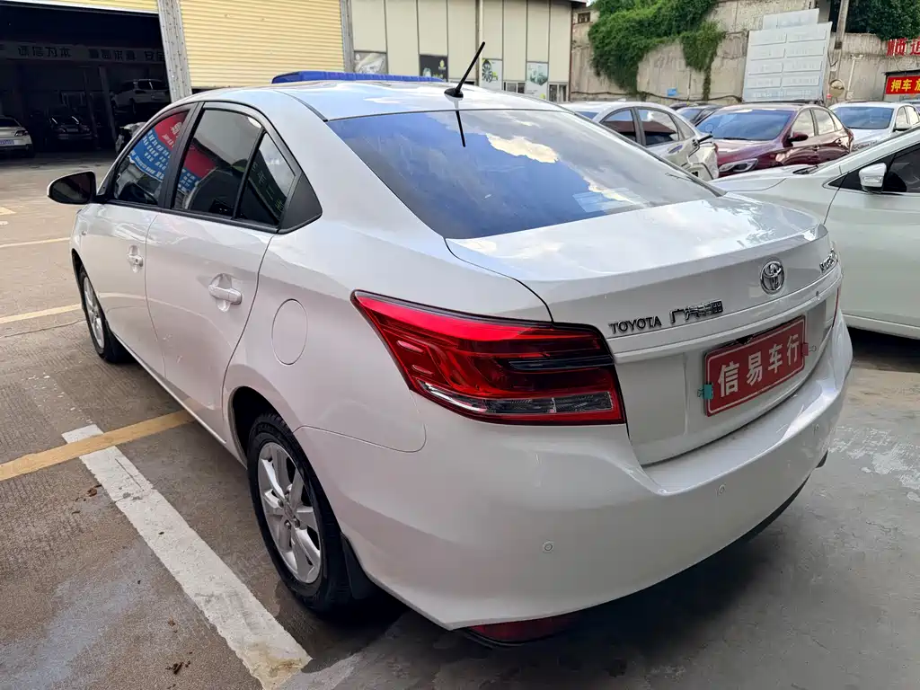 Toyota Yaris L 2019