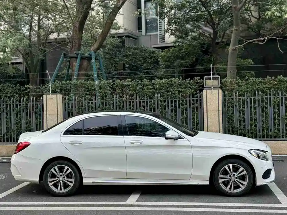 Mercedes-Benz C-Class 2017 — фото 4