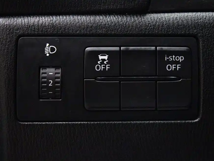 Mazda 3 Axela 2019 — фото 26