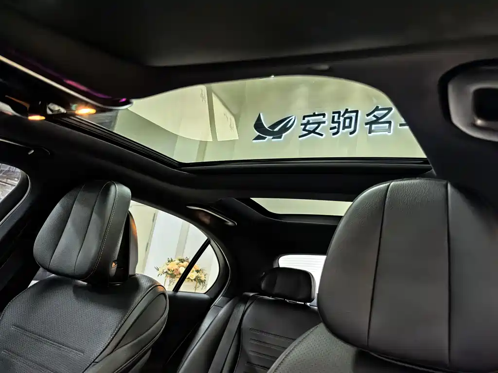 Mercedes-Benz C-Class 2023 — фото 18