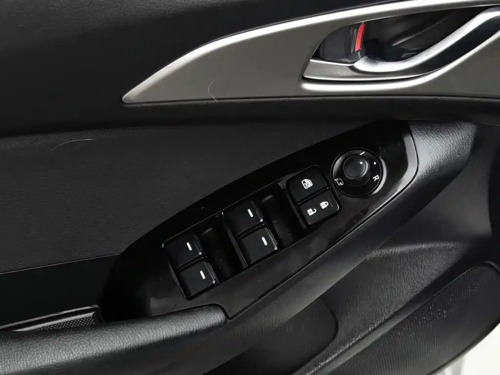 Mazda 3 Axela 2019 — фото 9