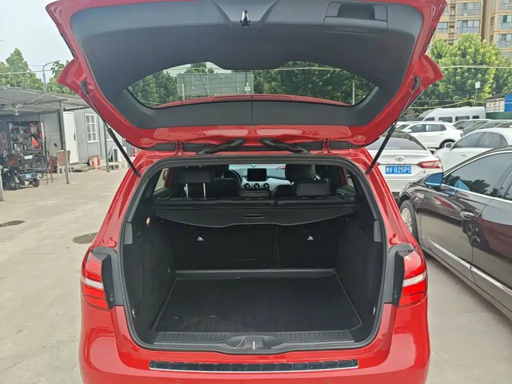 Mercedes-Benz B-Class 2017 — фото 19