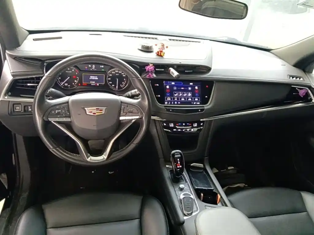 Cadillac XT6 2022 — фото 10