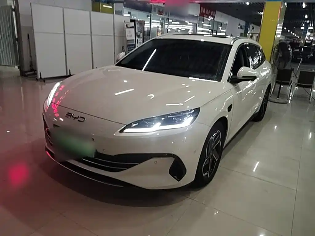 BYD Seal 06 DM-i Wagon 2026 — фото 2