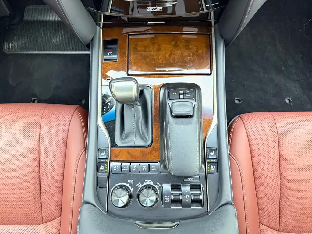 Lexus LX 2020 — фото 18