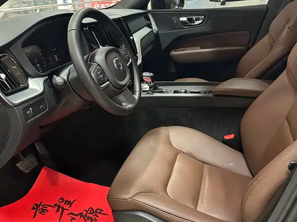 Volvo XC60 2021