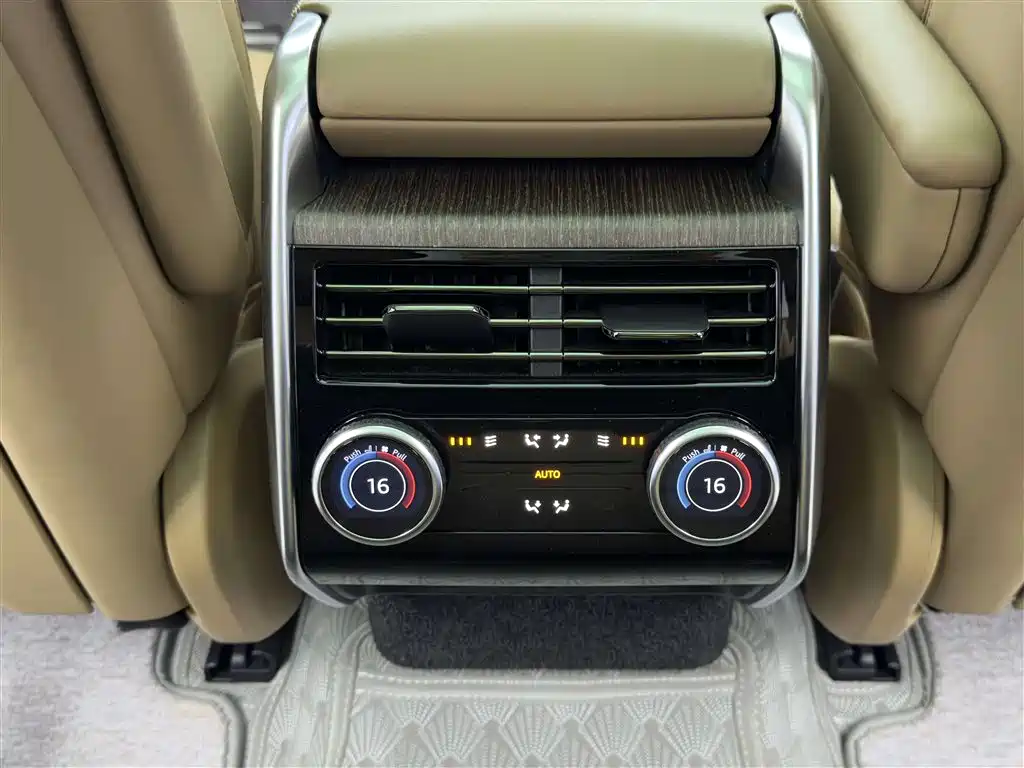 Land Rover Range Rover 2023 — фото 11