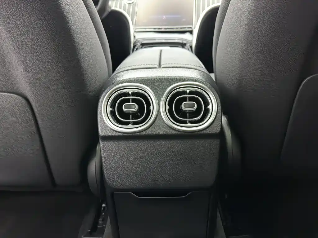Mercedes-Benz C-Class 2022 — фото 17