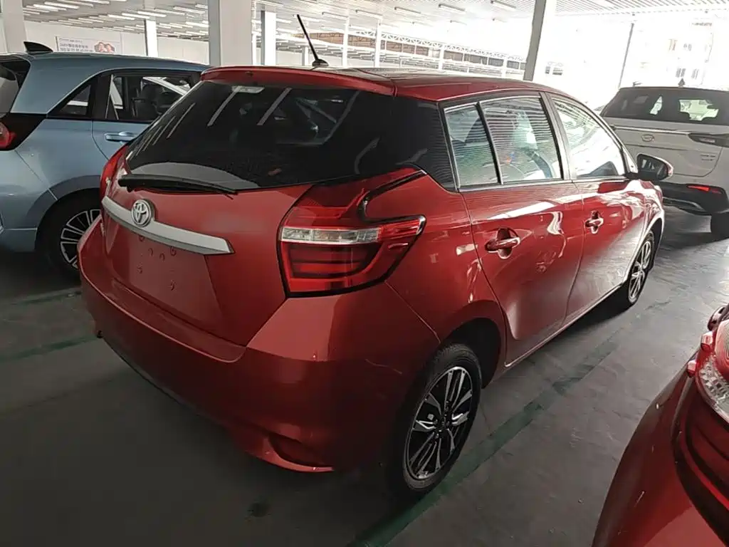 Toyota Yaris L 2019 — фото 7