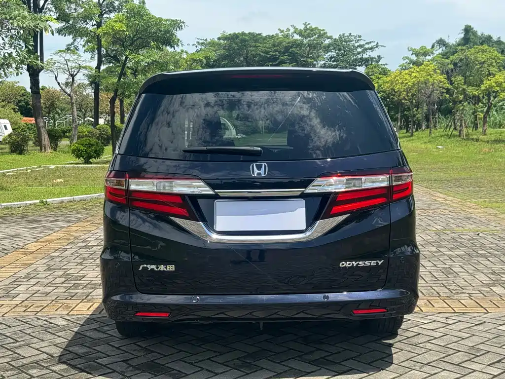Honda Odyssey 2018 — фото 13