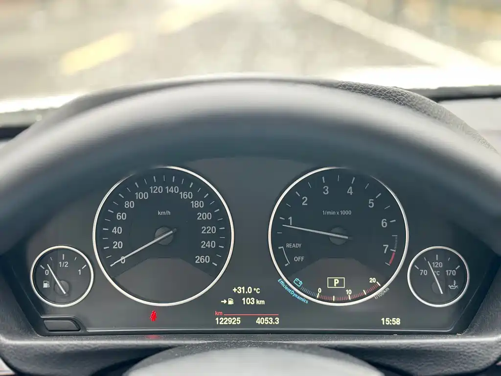 BMW 3 Series 2015 — фото 24