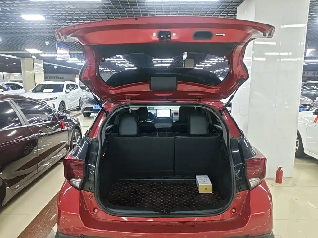 Toyota Yaris L 2020 — фото 19