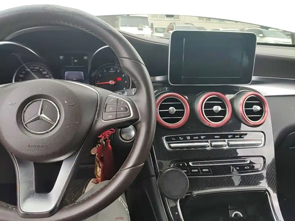Mercedes-Benz GLC 2017 — фото 10