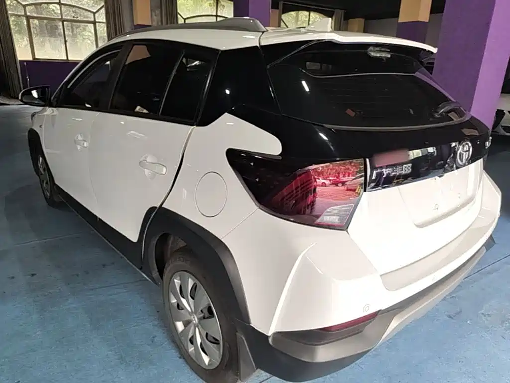 Toyota Yaris L 2021