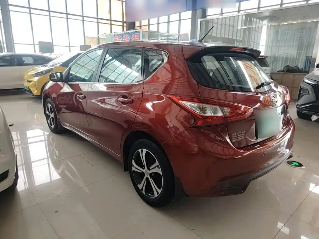 Nissan Tiida 2018 — фото 5