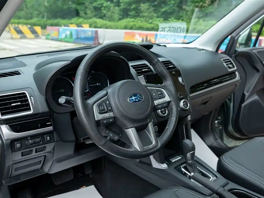 Subaru Forester 2018 — фото 8