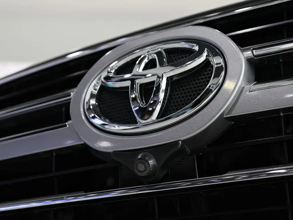 Toyota Land Cruiser 2016 — фото 4