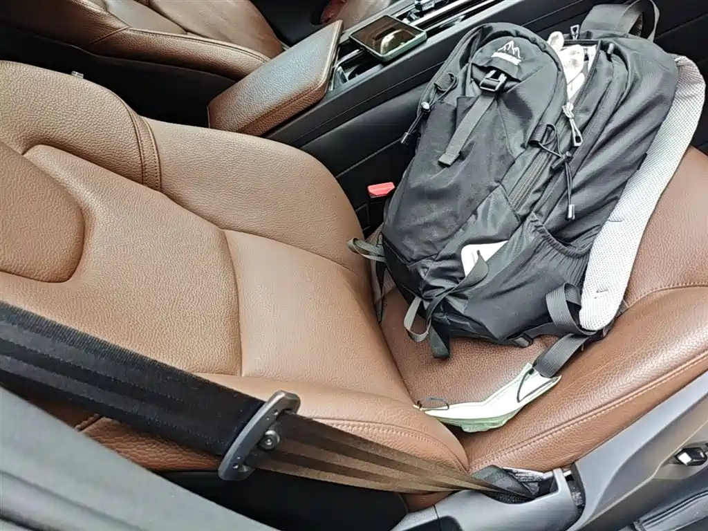 Volvo XC60 2021 — фото 25