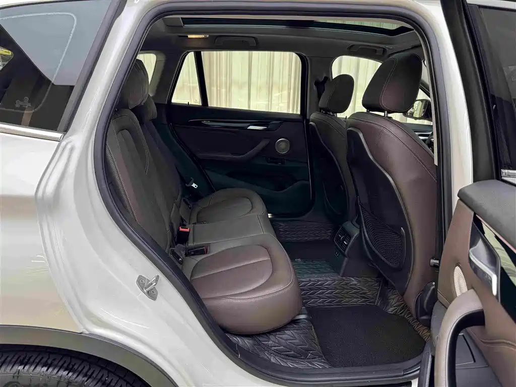 BMW X1 2022 — фото 12