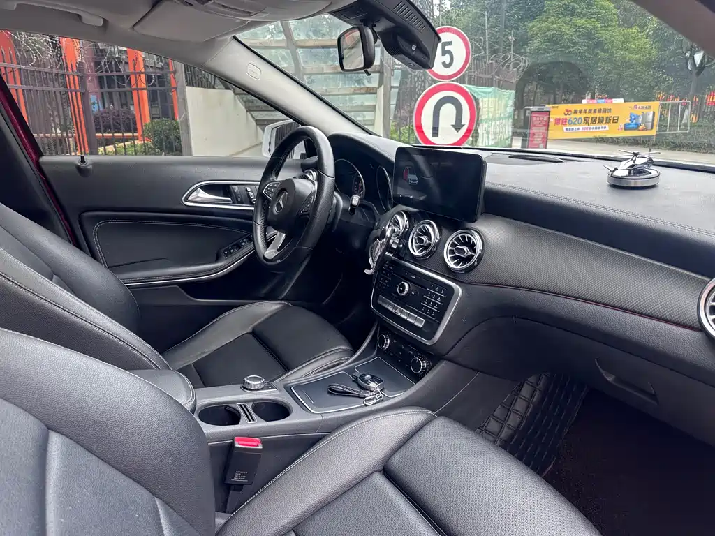 Mercedes-Benz GLA 2018 — фото 11