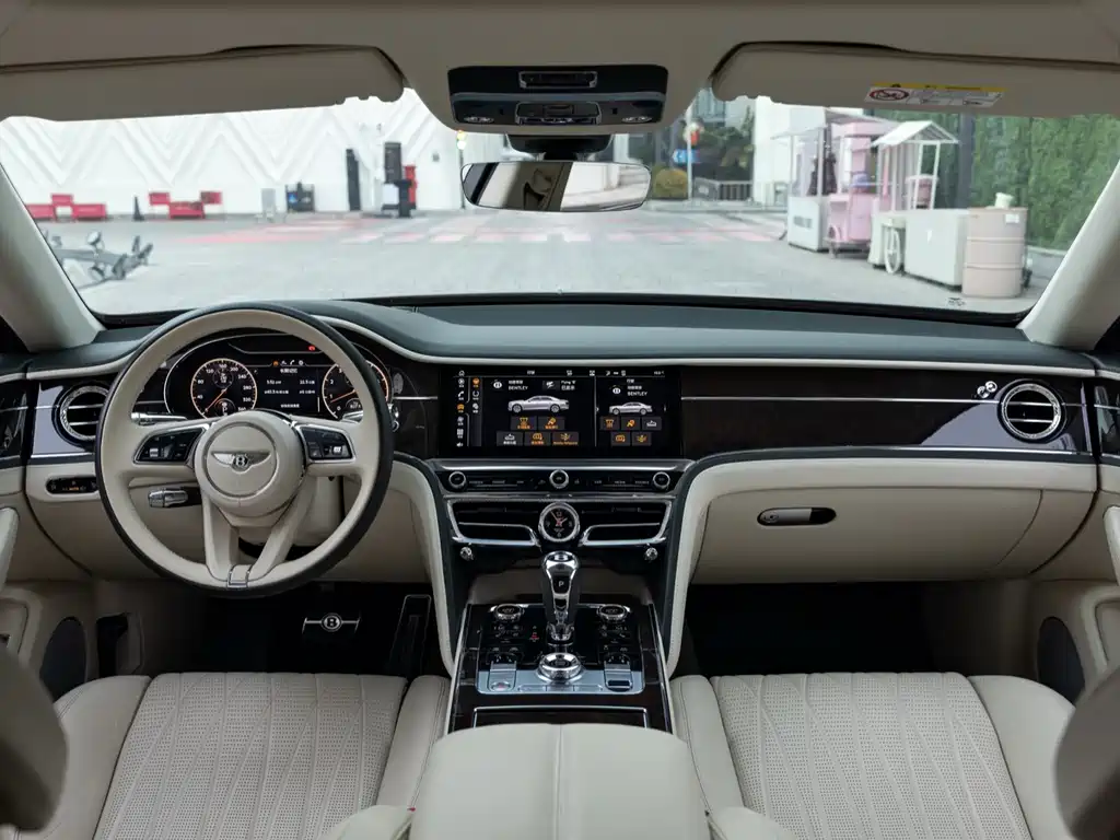 Bentley Flying Spur 2021 — фото 11