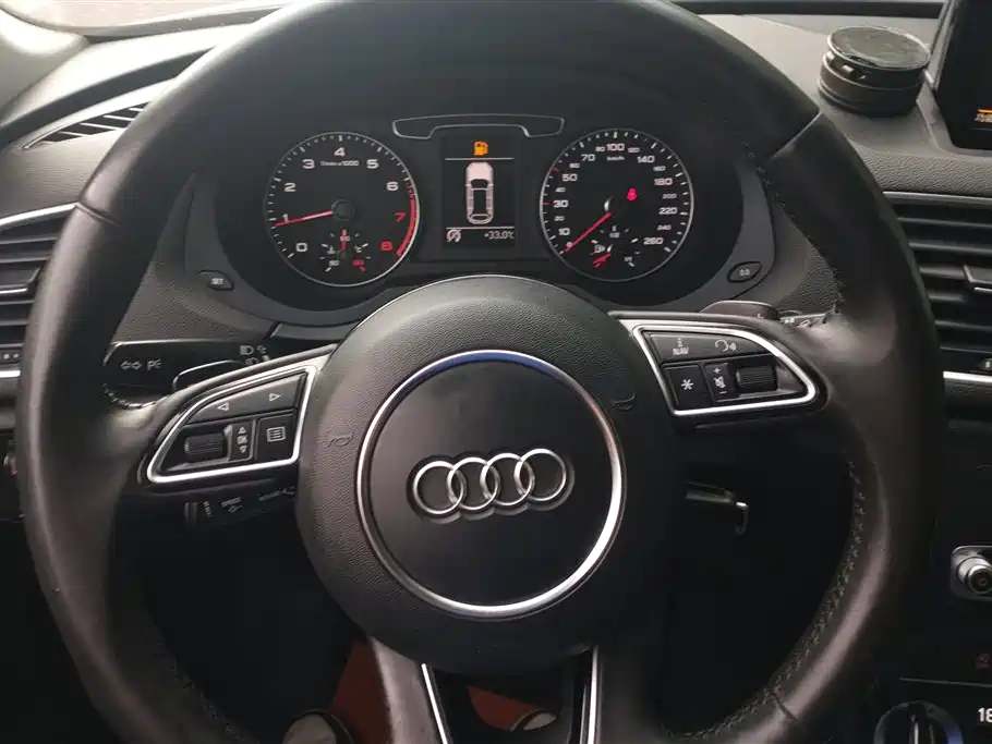 Audi Q3 2014 — фото 15