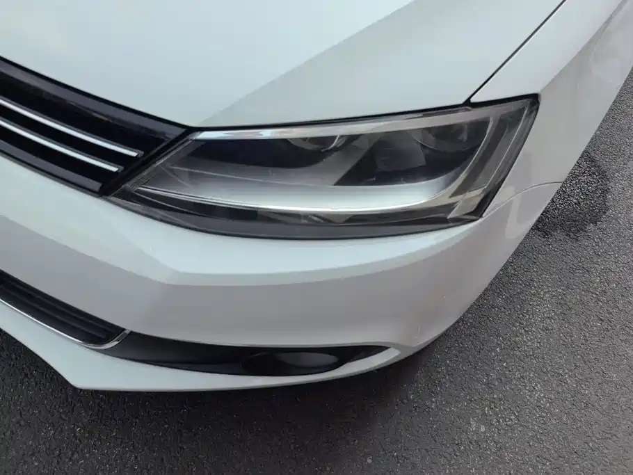 Volkswagen Sagitar 2014